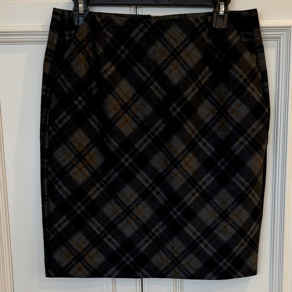 Cabi Step Out Skirt – Size 6 - Picture 2 of 4